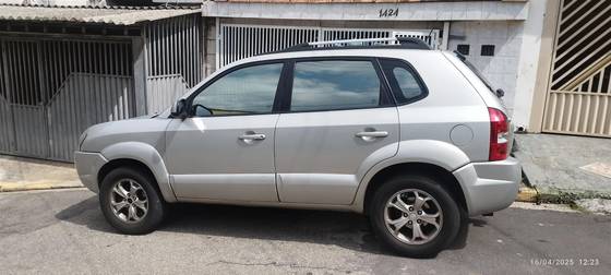 HYUNDAI TUCSON 2.0 MPFI GLS 16V 143CV 2WD GASOLINA 4P AUTOMÁTICO